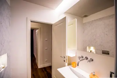 Bagno di Residenza de Boni Apartment with Duomo View