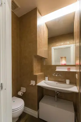 Bagno di Residenza de Boni Apartment with Duomo View