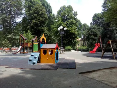 Area giochi per bambini di Giardino D'Azeglio Locazione Turistica