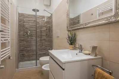 Bagno di Little box house