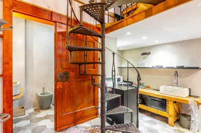 Cucina o angolo cottura di GuestHost - Florence Oltrarno Duplex Apartment
