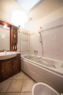 Bagno di Suite Bobo relax nel chianti classico gallo nero