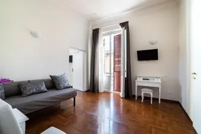 TV o dispositivi per l'intrattenimento presso Live Florence Guest House