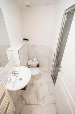 Bagno di La Marmora 3 bedroom apartment near Galleria dell'Accademia