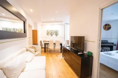 Cucina o angolo cottura di La Marmora 3 bedroom apartment near Galleria dell'Accademia