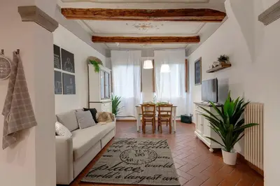 Area soggiorno di Ghibellina Apartment by Mamo Florence