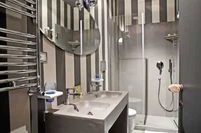 Bagno di Porcellino Gallery Art Boutique BB