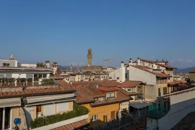 Vista generica su Firenze o vista sulla città dall'interno dell'appartamento