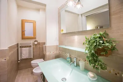 Bagno di Charming Fiesolana Apartment in heart of Florence