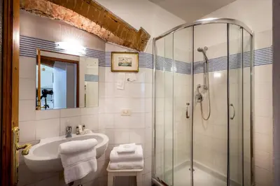 Bagno di Classic Tuscany Apartments by Mmega