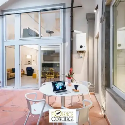 Ground Floor With Patio-Ghibellina 65