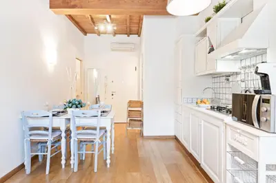Cucina o angolo cottura di GuestHost - Florence City Center Flat Via Dei Neri