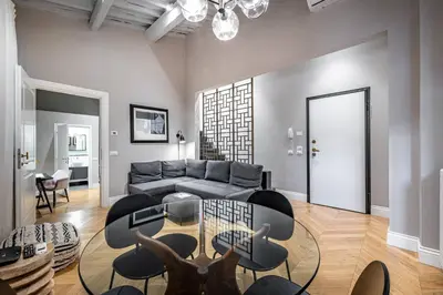 Area soggiorno di Hs4U Ricasoli Luxury apartment near Duomo N.1