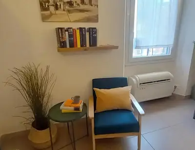 Area soggiorno di Charming & spacious Florentine home just two mins from tram stop