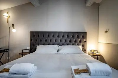 Letto o letti in una camera di Hs4U Ricasoli Luxury apartment near Duomo N. 3