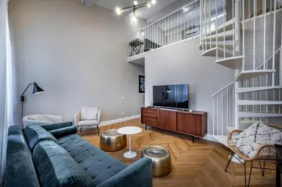 TV o dispositivi per l'intrattenimento presso Hs4U Ricasoli Luxury apartment near Duomo N. 3
