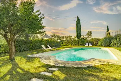Piscina di Villa Casavecchia o nelle vicinanze