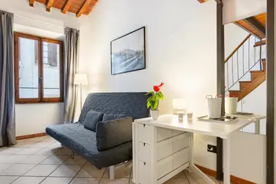 Area soggiorno di GuestHost - Modern Studio Flat - 3 mins from Duomo Square