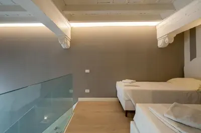 Piscina di Casa Velluti Deluxe by Mmega o nelle vicinanze