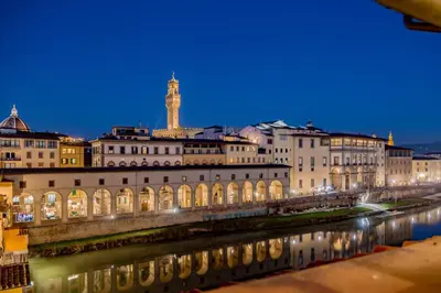 Vista generica su Firenze o vista sulla città dall'interno dell'appartamento