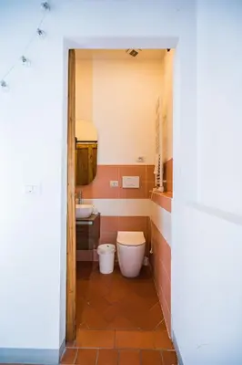 Bagno di Roomy and elegant apartment by Piazza Pitti