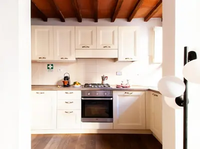 Cucina o angolo cottura di Spacious apartment by Duomo