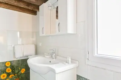 Bagno di GuestHost - Giardino Bardini Cozy Apartment