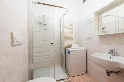 Bagno di Castelnuovo Flat with Elevator and Free Parking