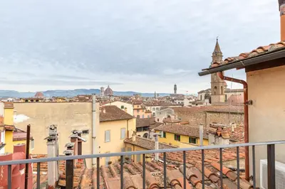 Vista generica su Firenze o vista sulla città dall'interno dell'appartamento