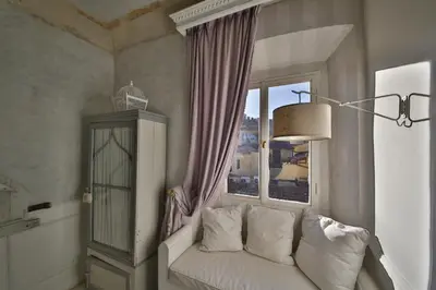 Area soggiorno di White Home by Mmega