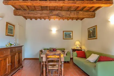 Area soggiorno di Live Tuscany! Apartment on the hills of Florence!