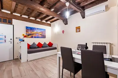Area soggiorno di BE YOUR HOME - Just a Step Away from Everything