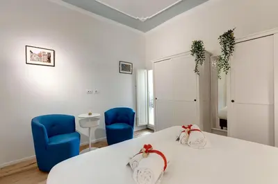 Area soggiorno di Ricasoli Apartment by Mamo Florence