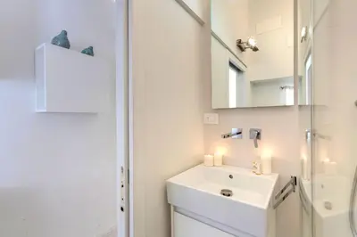 Bagno di Velluti Apartment by Mamo Florence