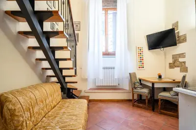 TV o dispositivi per l'intrattenimento presso 1 - Monolocale silenzioso vicino al centro
