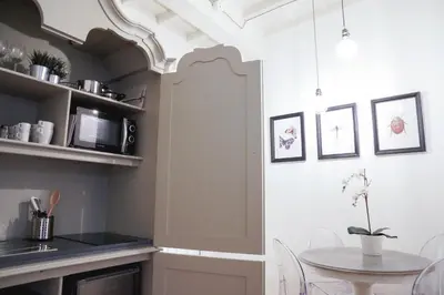Cucina o angolo cottura di Art Apartment Black & White Suite