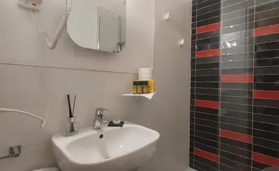 Bagno di Street Art Inn Florence