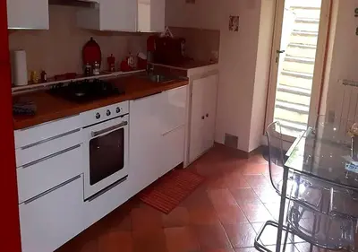 Cucina o angolo cottura di Movie Star Apartment with garden