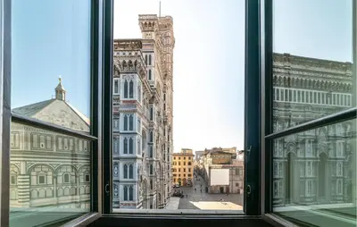 Vista generica su Firenze o vista sulla città dall'interno dell'appartamento