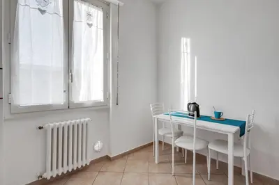Planimetria di GuestHost - Lulli Cozy Apartment with Balcony