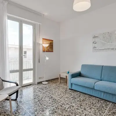 GuestHost - Lulli Cozy Apartment with Balcony