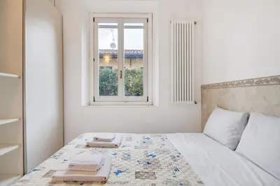 Letto o letti in una camera di GuestHost - Coverciano Modern Apartment with Patio!