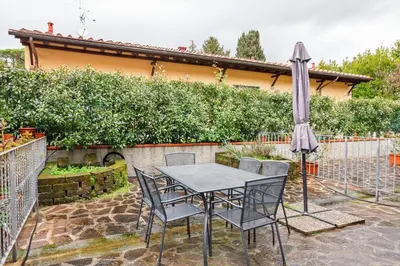 Giardino di GuestHost - Coverciano Modern Apartment with Patio!
