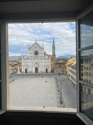 Vista generica su Firenze o vista sulla città dall'interno dell'appartamento