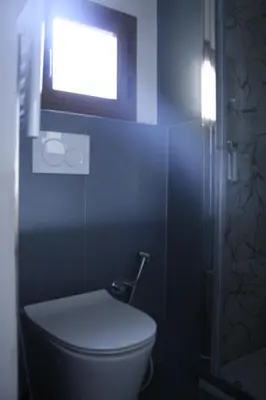 Bagno di Allie's flat