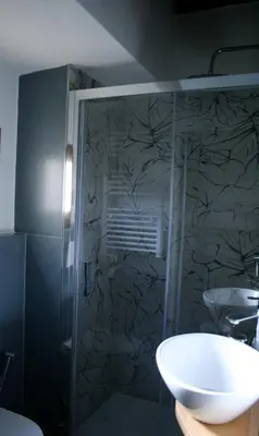 Bagno di Allie's flat