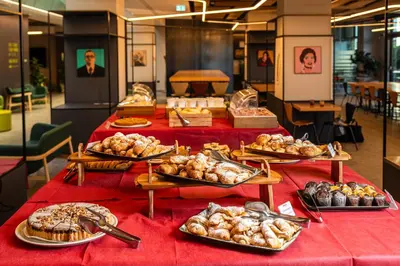 Cibo presso la residenza studentesca o nelle vicinanze