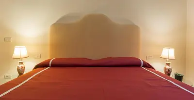 Letto o letti in una camera di 4bdrm elegant apartm in Private Estate, shared Swimmingpool, Maze Garden