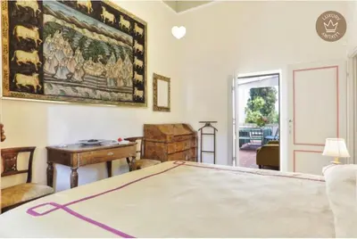 Letto o letti in una camera di 4bdrm elegant apartm in Private Estate, shared Swimmingpool, Maze Garden