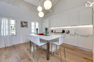 Cucina o angolo cottura di Margot Apartment by Mamo Florence